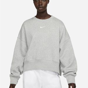 nike cropped grey crewneck in size xs